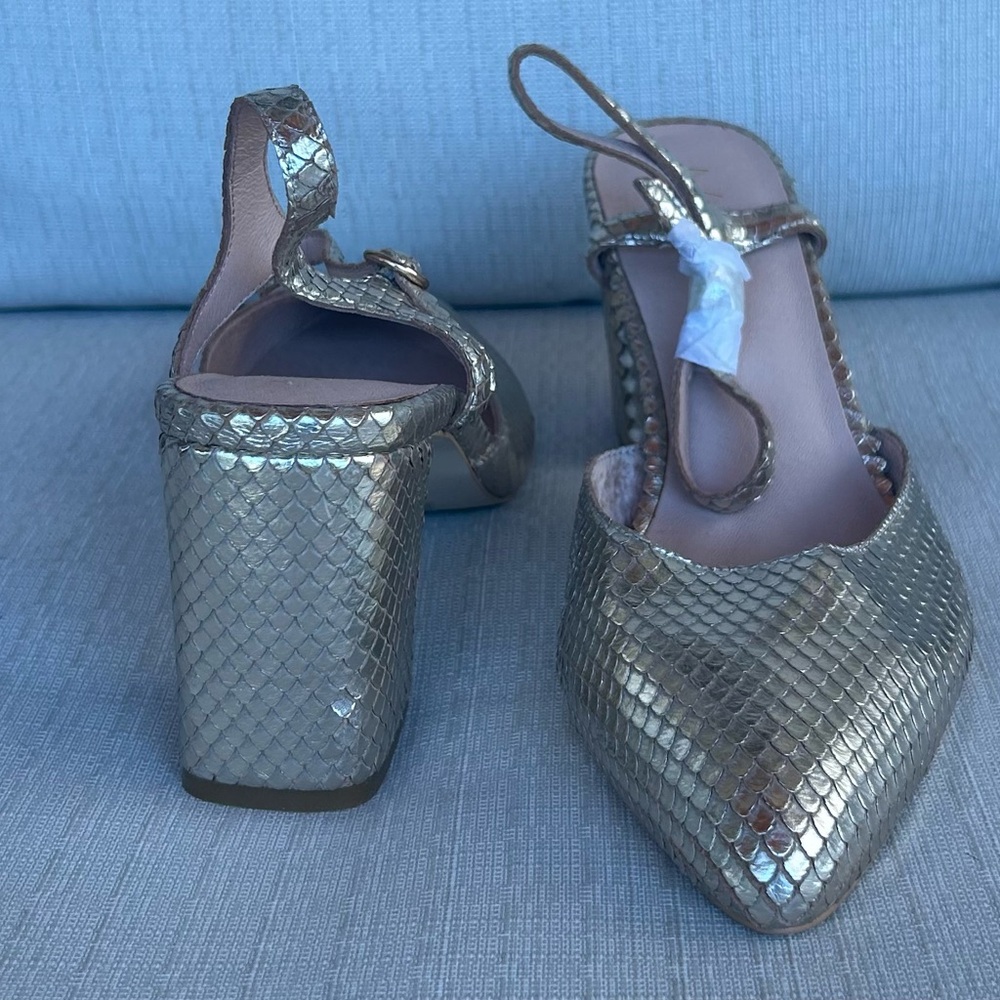 NWOB Anthropologix Gold Snake Textured Slingback Heels with Ankle Strap - Picture 4 of 5